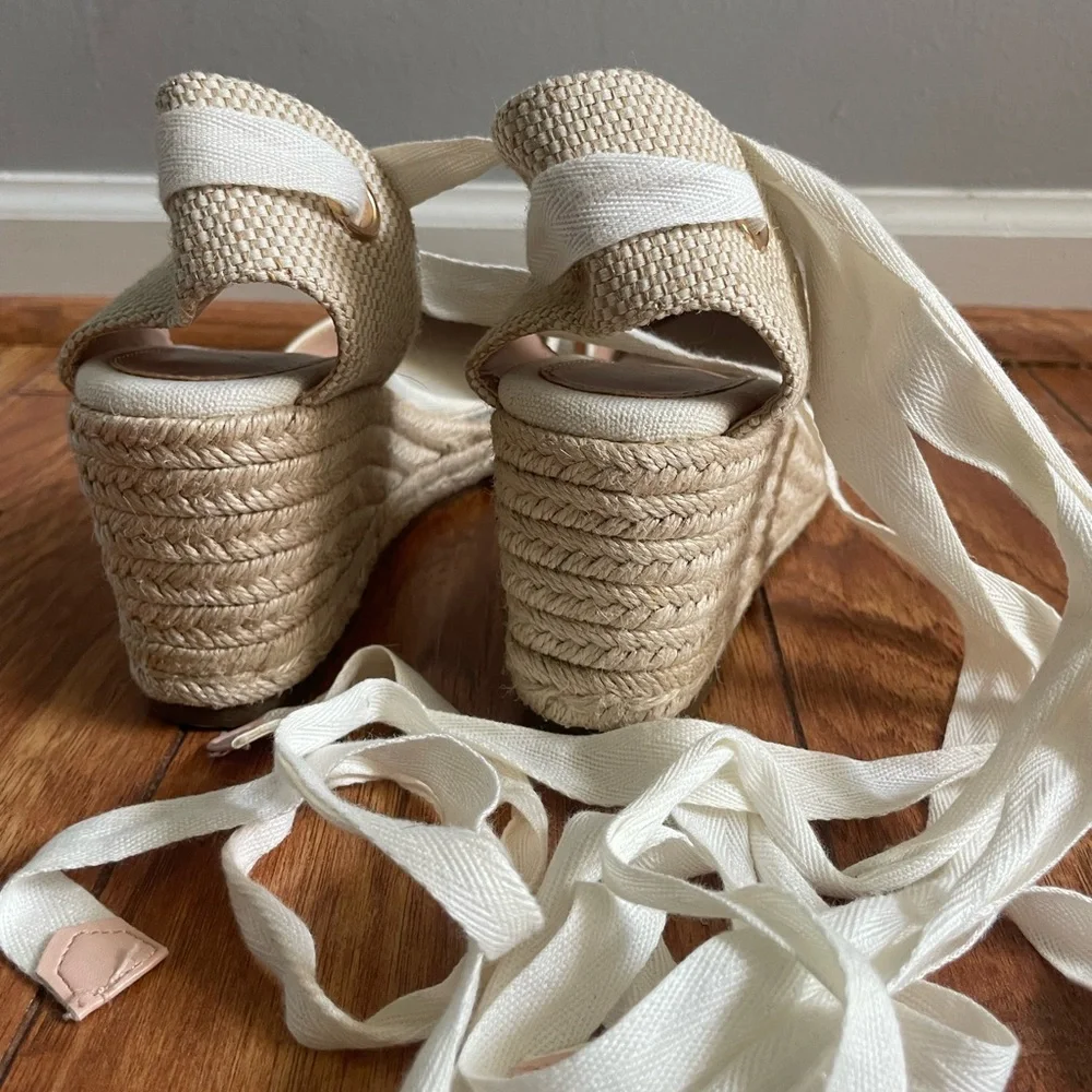 NWOT Women's White Espadrille Wedge Sandals Heels Closed Toe Lace Up